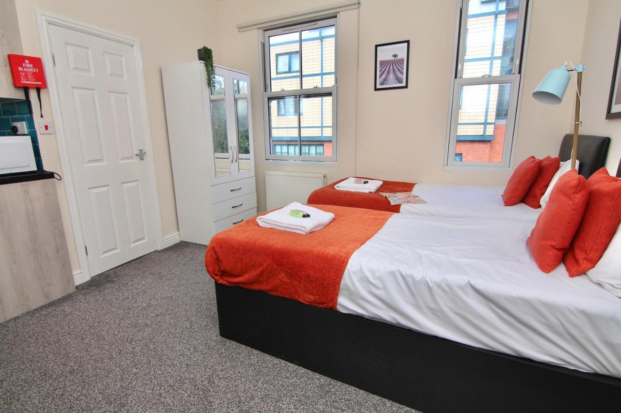 Lovely Twin Bed Studio Near Coventry Shopping Centre Exterior photo